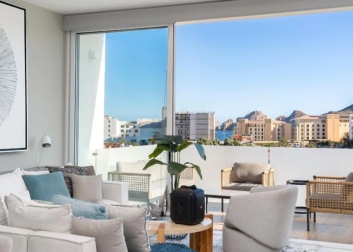 Apartamento With Private Rooftop In Medano Cabo San Lucas